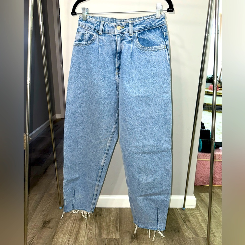 Women ZARA jeans Size 4